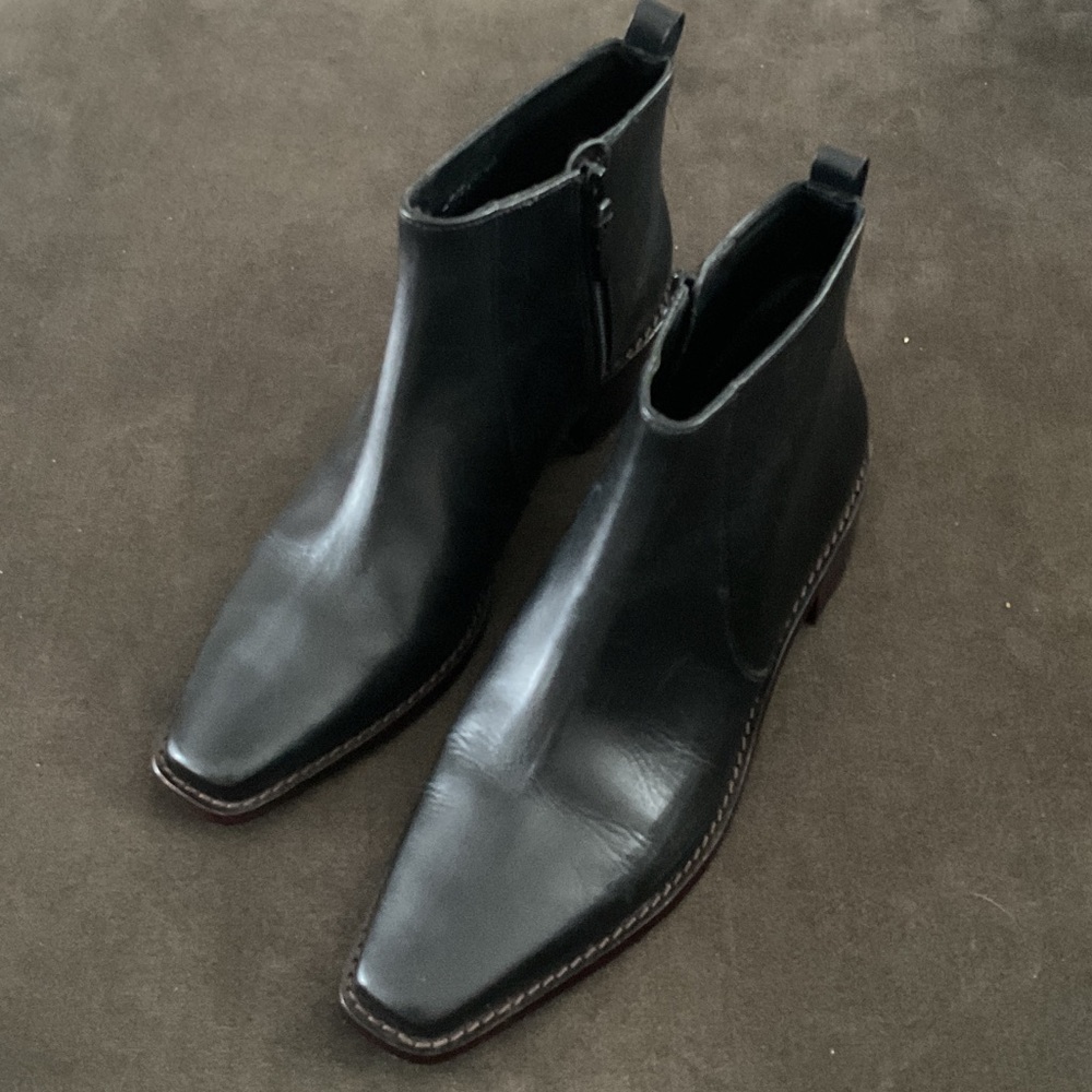 Tori Burch Black Leather Ankle Boots - Picture 4 of 4